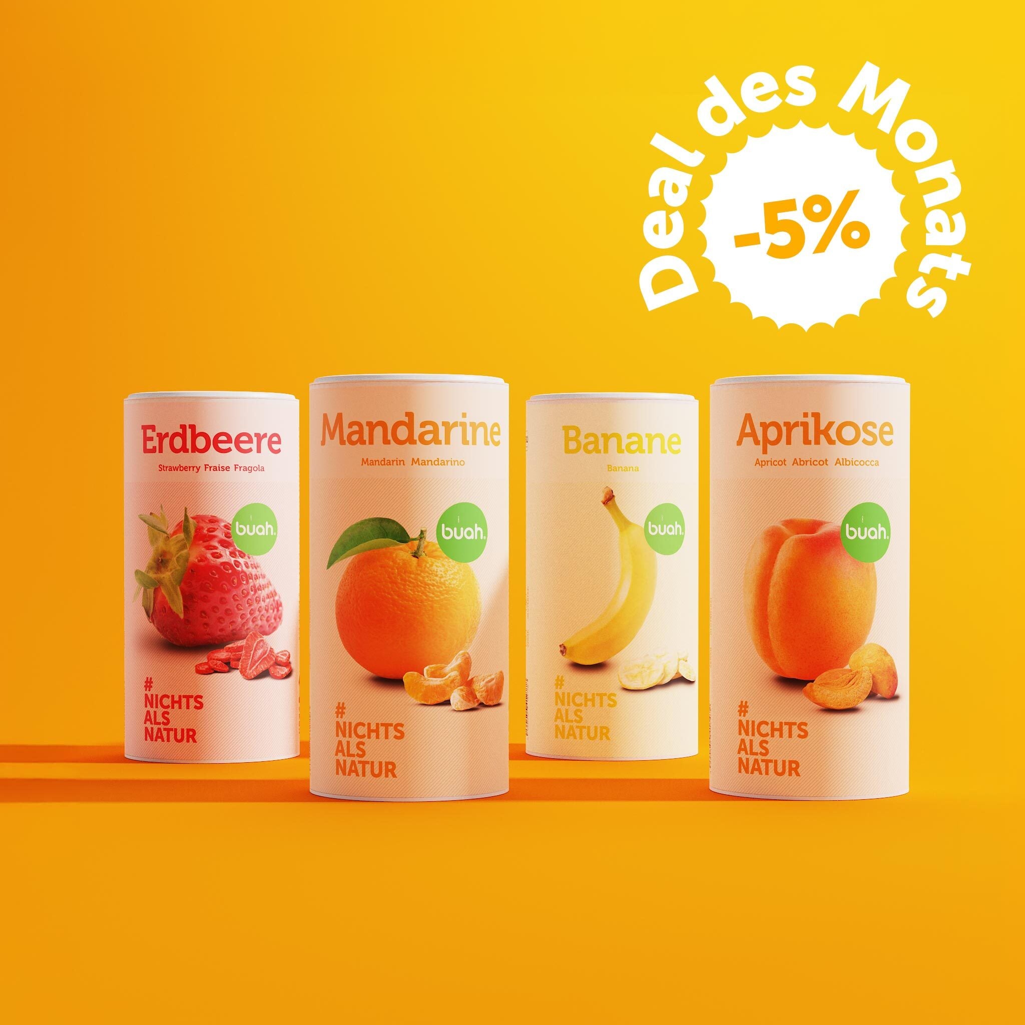 buah Aktions-Set mit vier buah Dosen in Zylinderform nebeneinander stehend. Mandarine, Erdbeere, Aprikose und Banane, 5 % Rabatt als Badge zu sehen